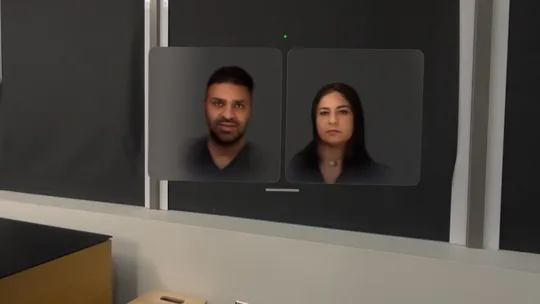 在 Vision Pro 上使用 3D 角色与 Nilay Patel 和 Joanna Stern 进行视频通话