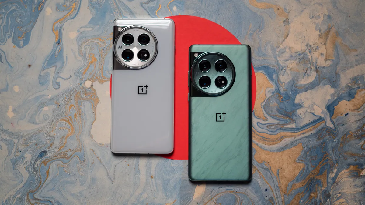 OnePlus 12 冰川白与标准版 OnePlus 12 对比