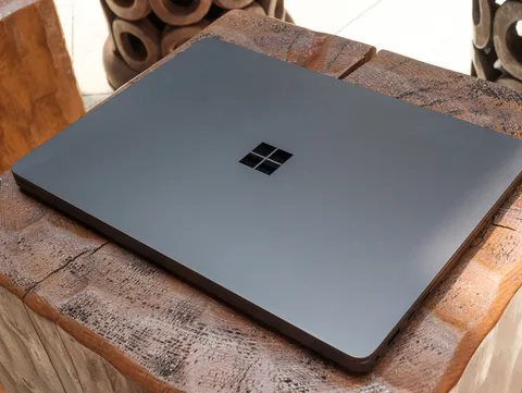 微软 13.8 英寸 Surface Laptop 的实际照片