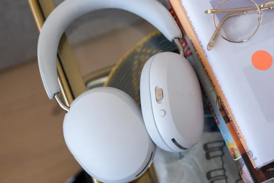 Sonos Ace 无线耳机的照片
