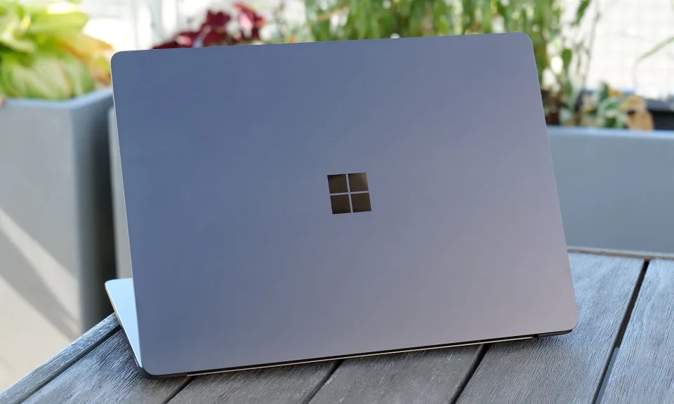 Surface Laptop 7 具有由再生铝制成的光滑机身