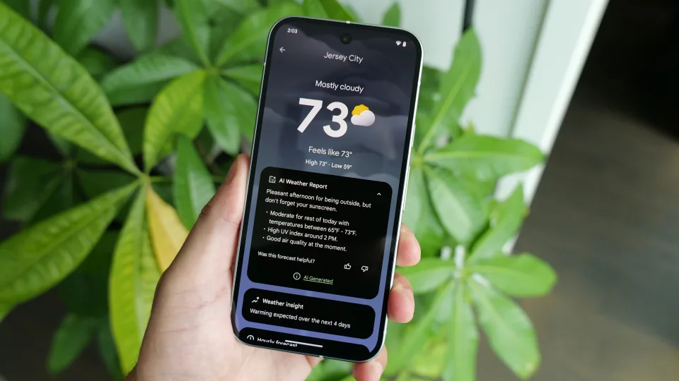 全新 Pixel Weather 应用程序具有 AI 摘要功能，可让您快速了解当天的天气预报