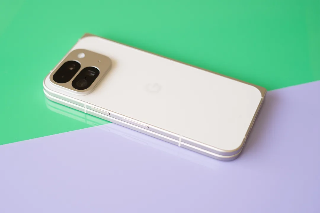 瓷质折叠屏 Google Pixel 9 Pro