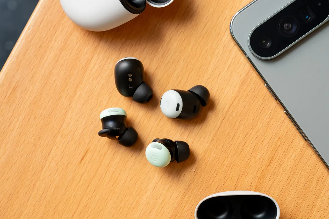 谷歌 Pixel Buds Pro 2 耳机的实际照片