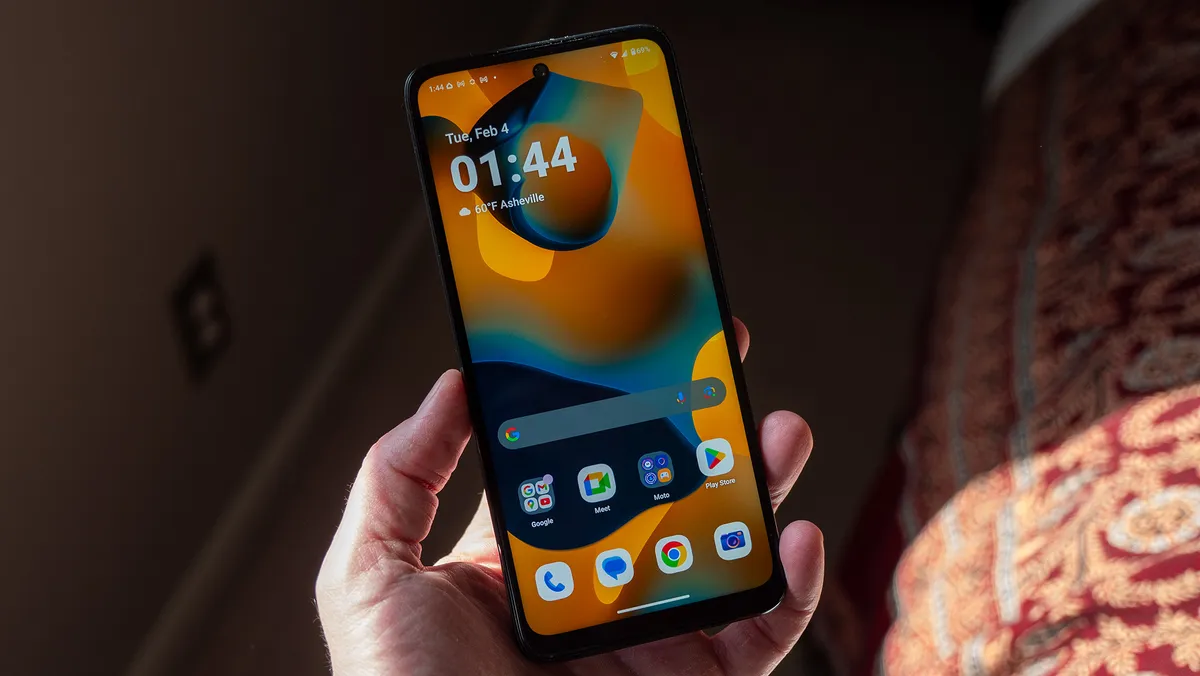 丰富多彩的主题为 Moto G 2025 的主屏幕增添光彩