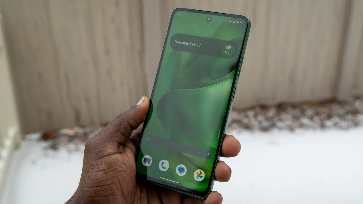 Moto G Power 2025 户外显示屏