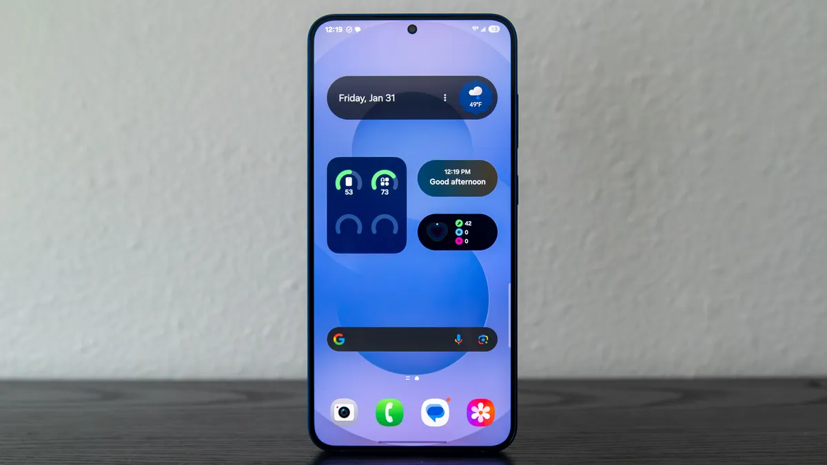 Galaxy S25 Plus 上的 One UI 7 主屏幕