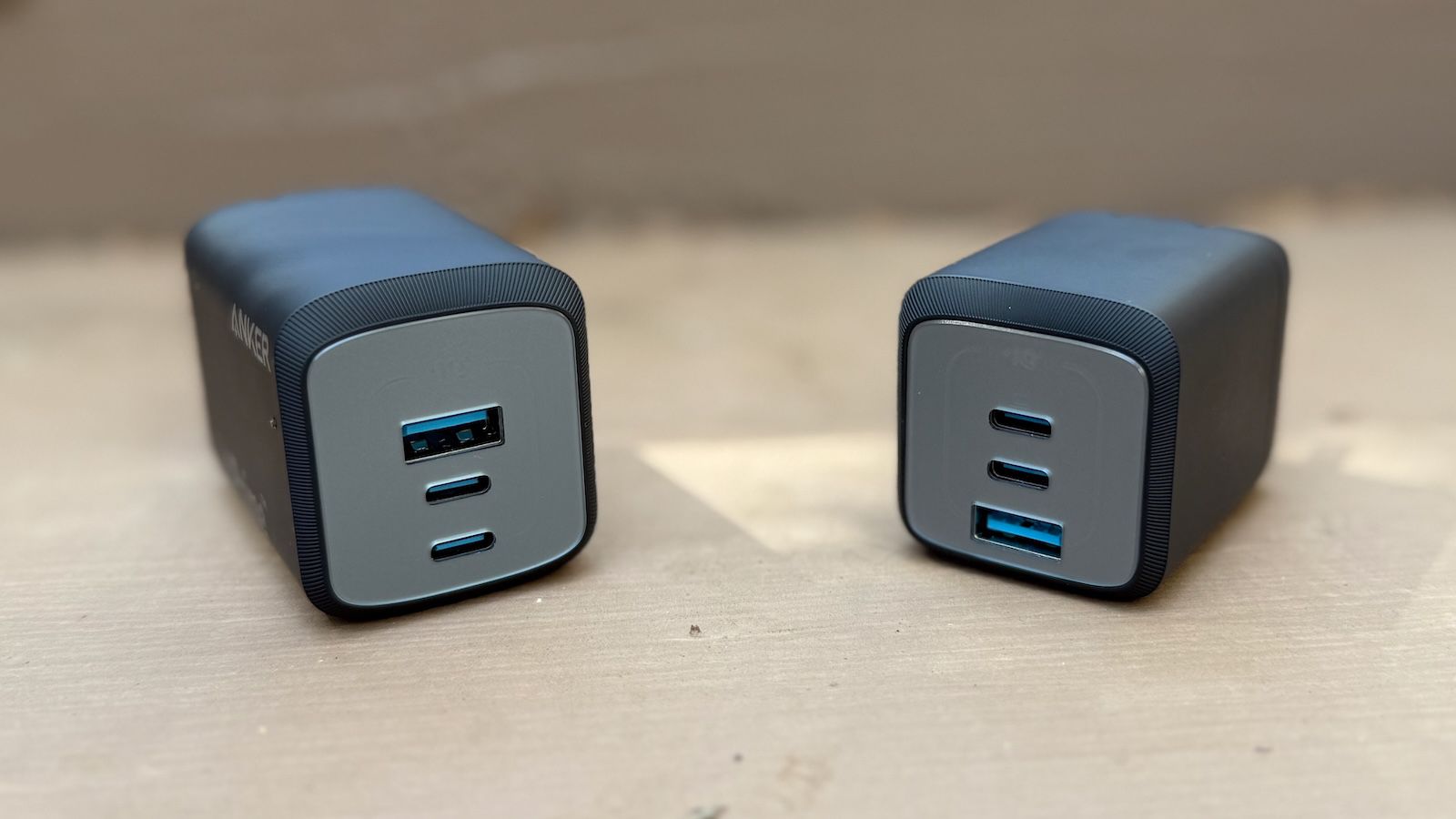 anker prime 充电器正面
