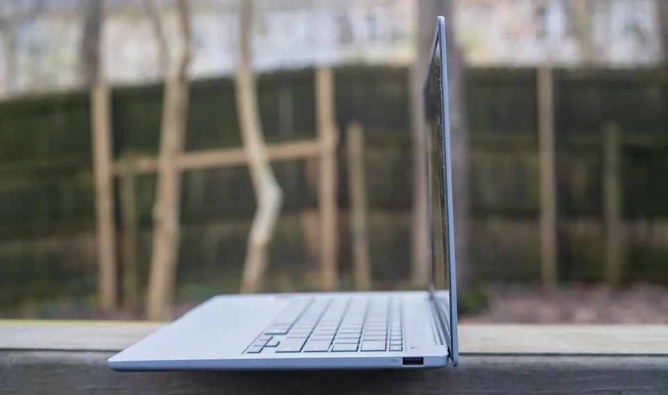 华硕 Zenbook A14