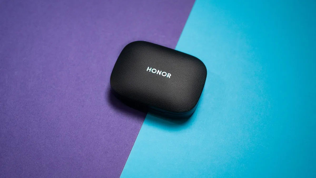 Honor Earbuds Open