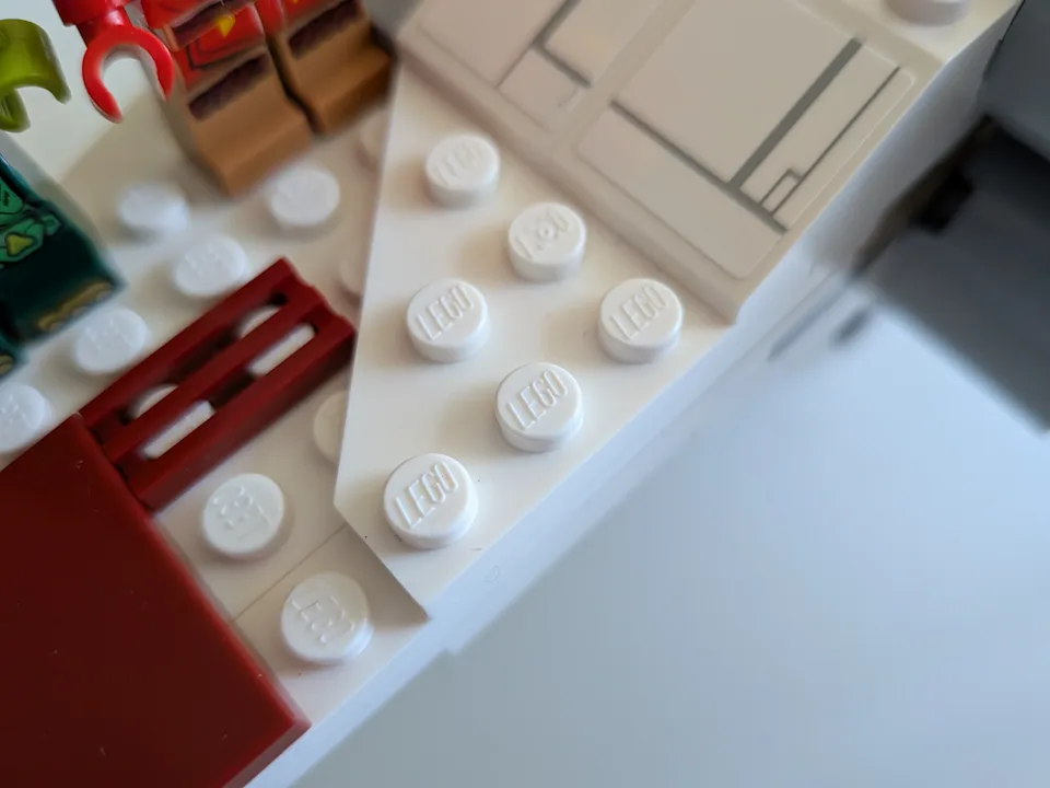 这是使用 Pixel 9a 微距对焦模式拍摄的样张。