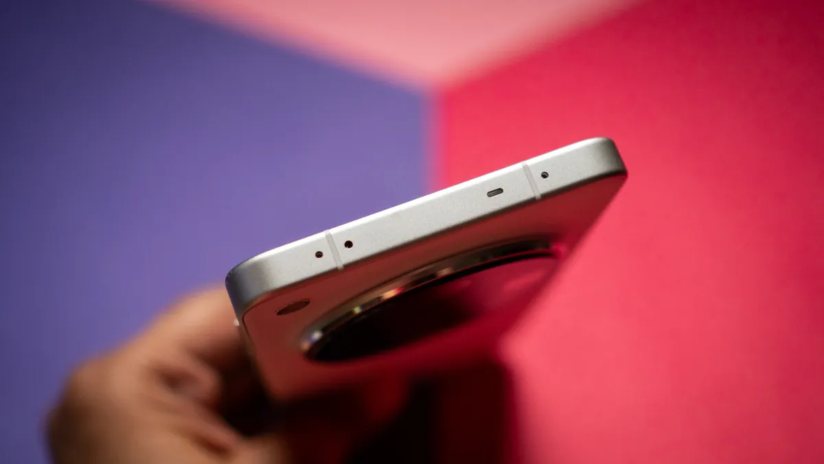 OPPO Find X8 Ultra 顶部