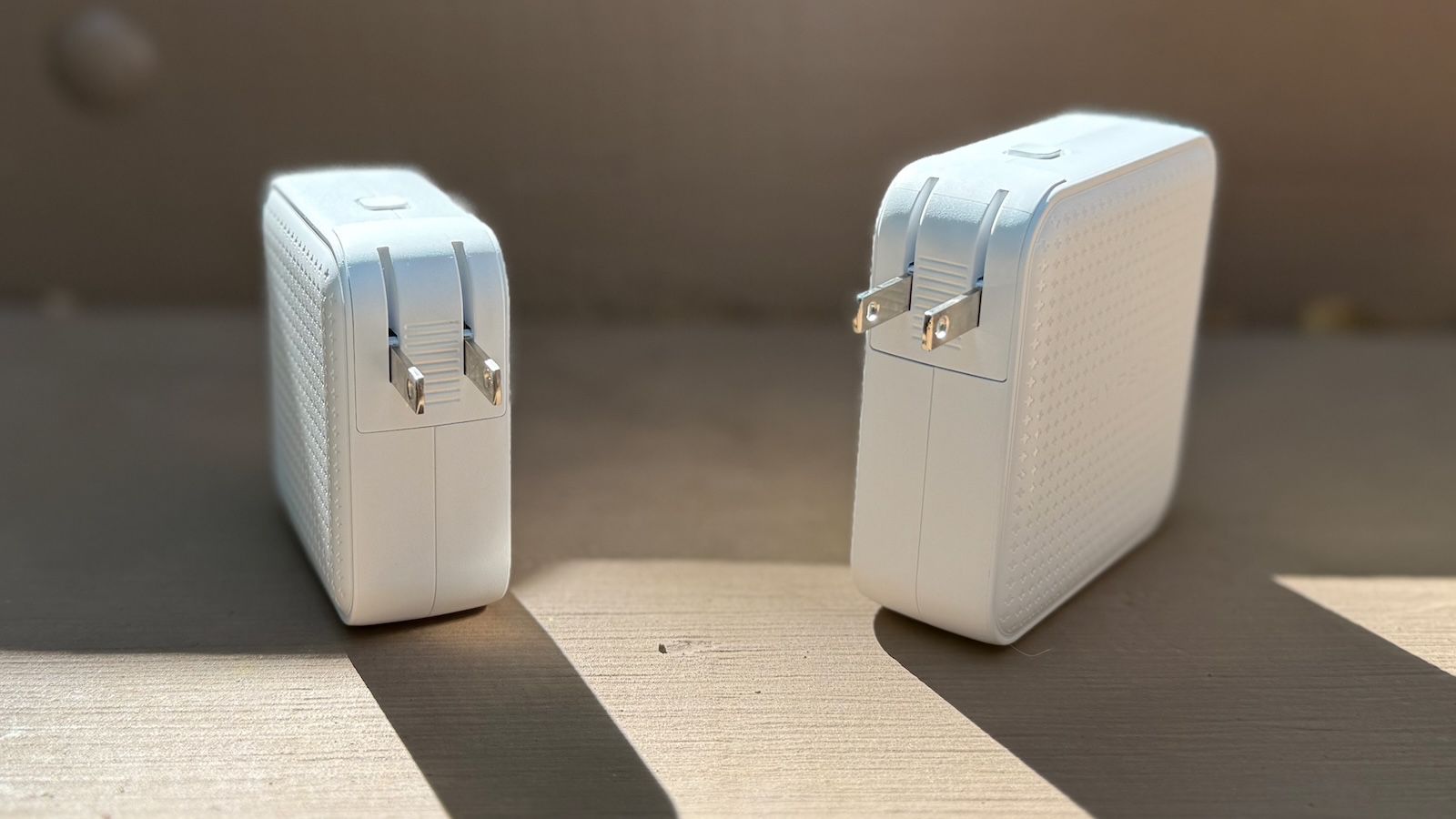 超级 USB 充电器插脚