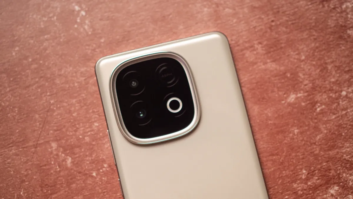 iQOO Neo 10 后置摄像头