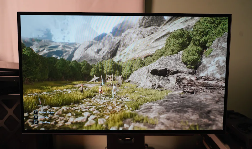 LG UltraGear 27 屏幕无边框设计