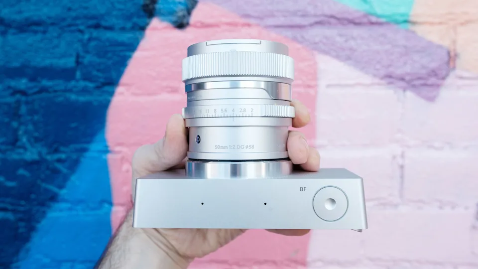 Sigma BF 没有热靴支架或取景器
