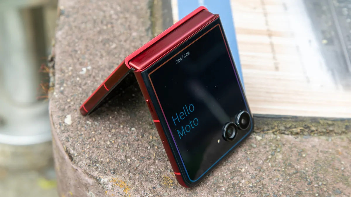 Razr Ultra 2025 处于护理模式