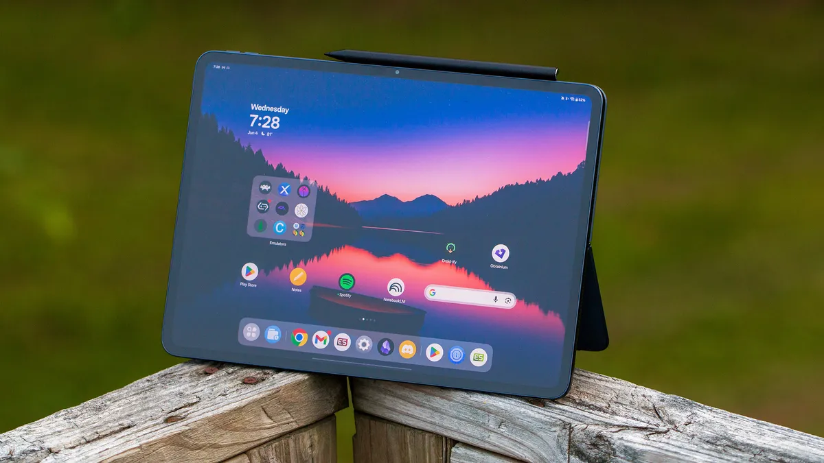 OnePlus Pad 3 甲板上的斜视图