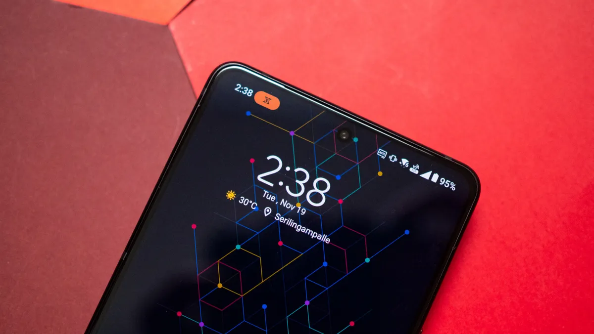 华硕 ROG Phone 9 Pro AMOLED 面板