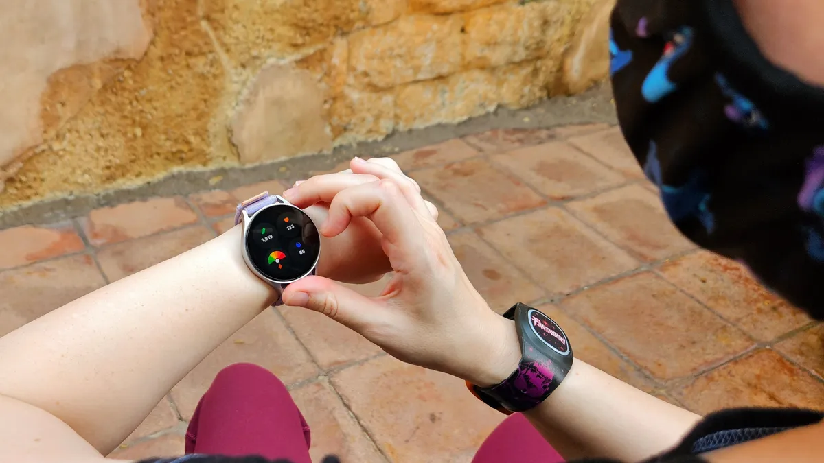 三星 Galaxy Watch 7 的健康小部件