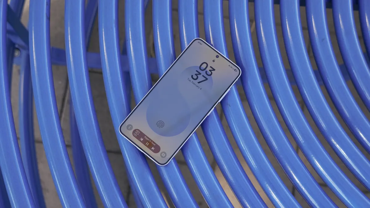 三星 Galaxy S25 户外的照片。