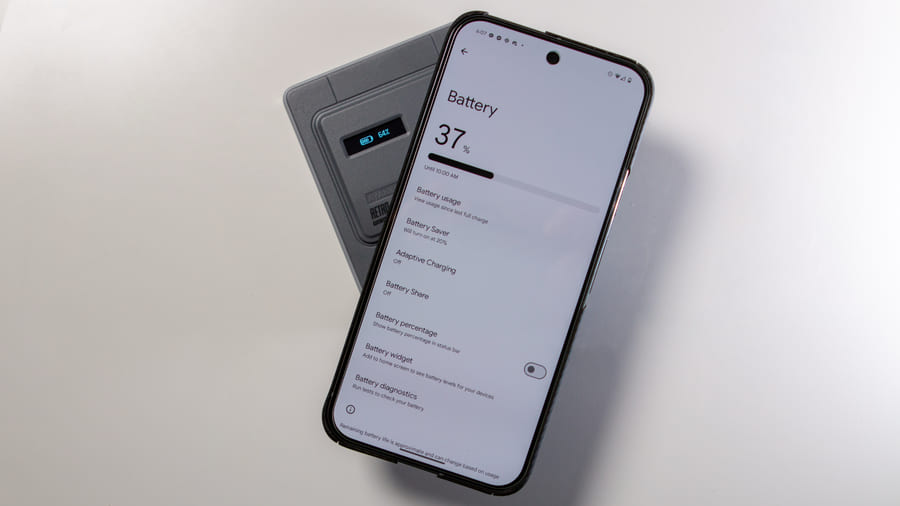 Google Pixel 9 Pro XL 上的电池屏幕