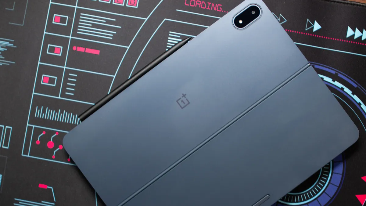 带键盘盒的 OnePlus Pad 3