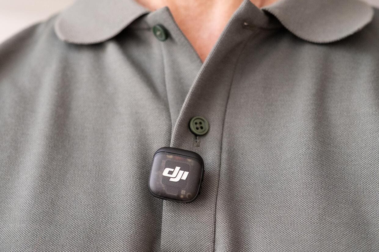 DJI Mic 3 固定在胸口