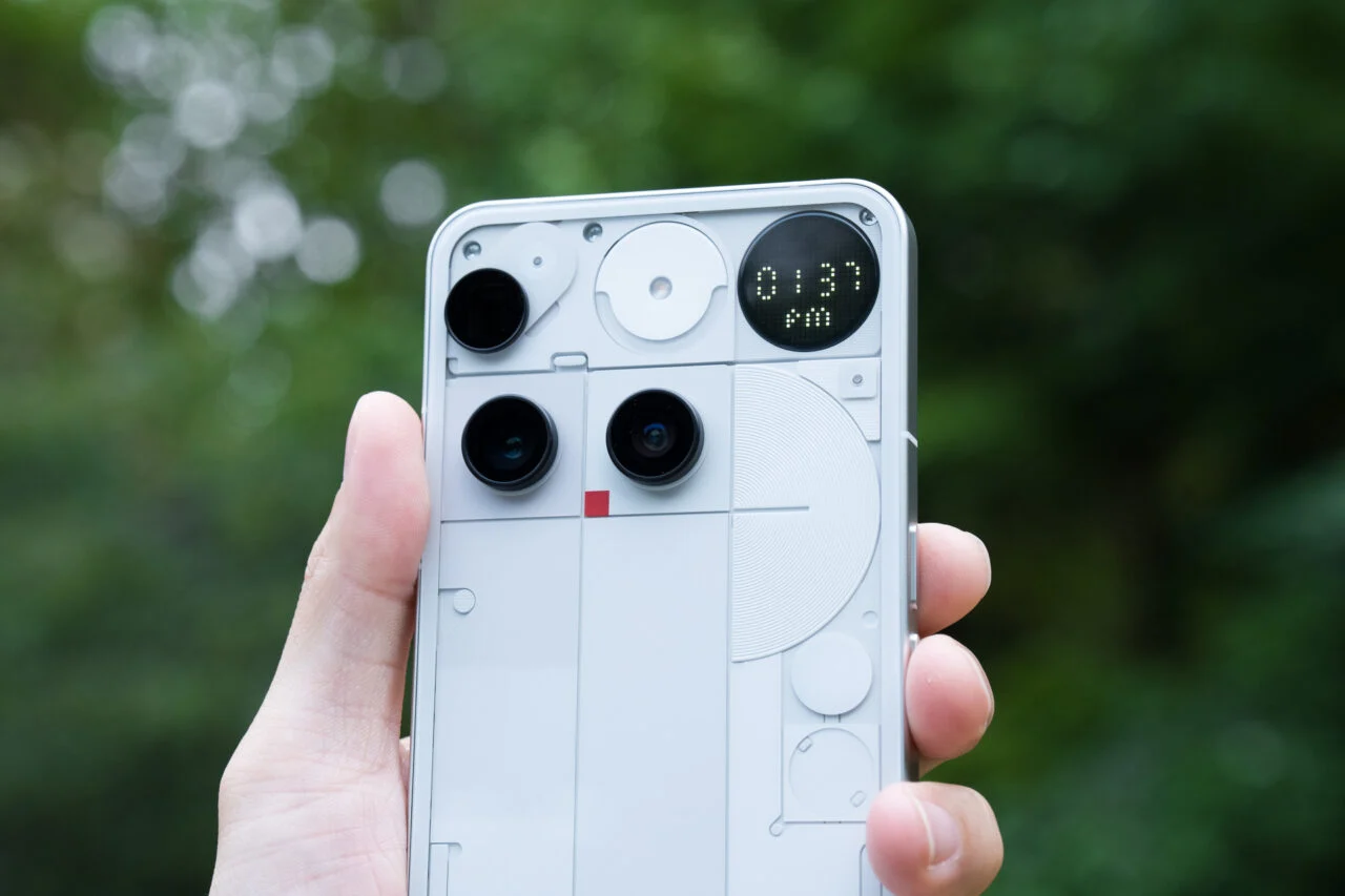 Nothing Phone 3 三镜头相机