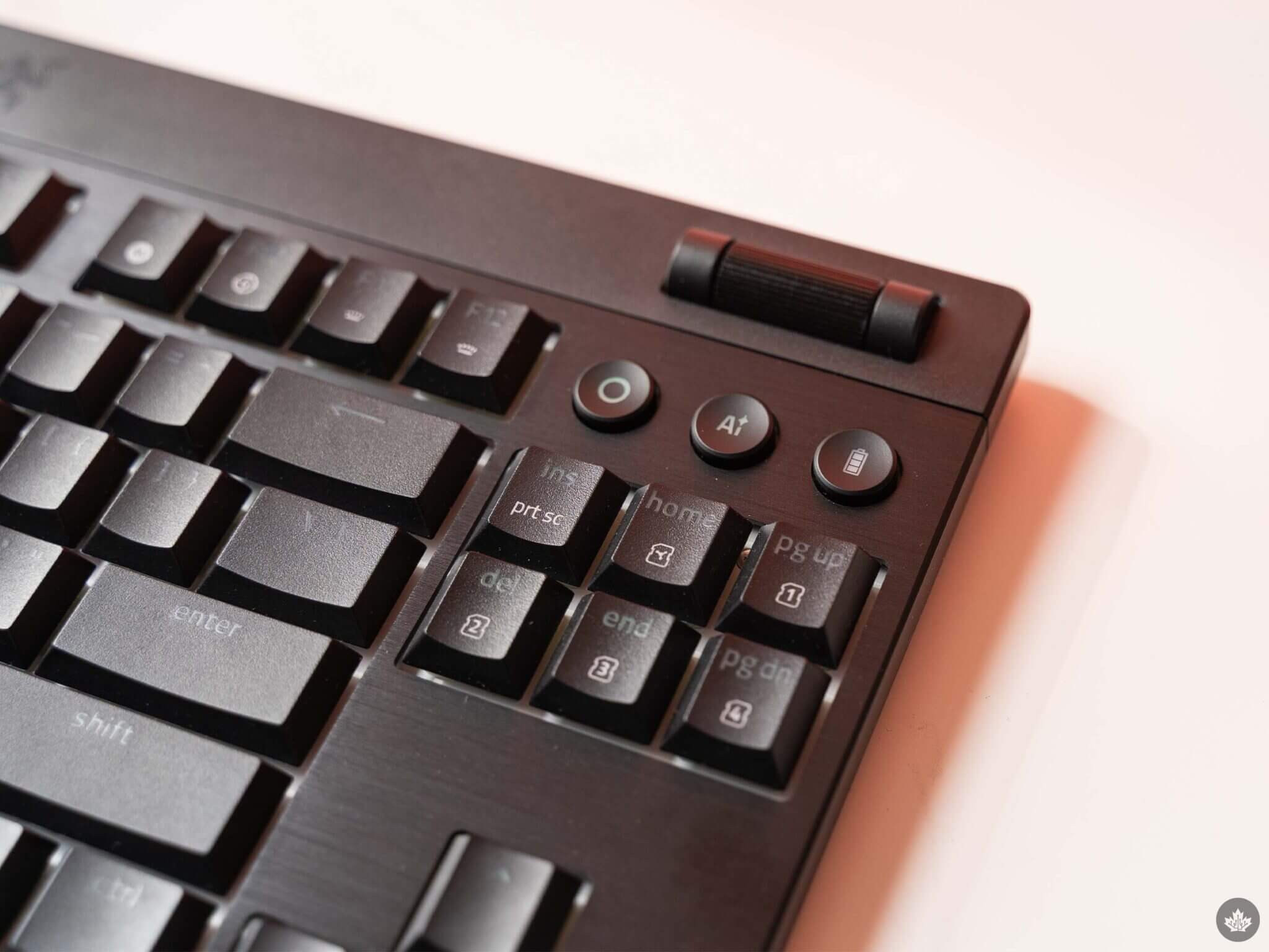 Razer Blackwidow V4 Low-Profile 滚轮杆