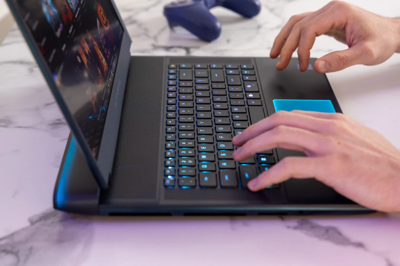 Alienware Area-51 16 英寸和 18 英寸游戏笔记本电脑测评 Alienware Area-51 16 英寸和 18 英寸游戏笔记本电脑测评