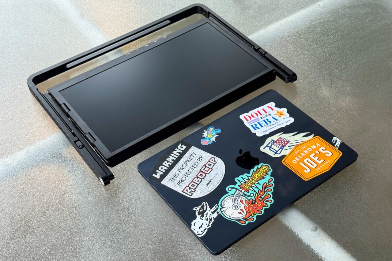 Aura Triple Aero Pro Max 三重显示屏俯视图