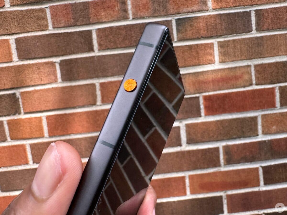 红魔 10 Air 侧面