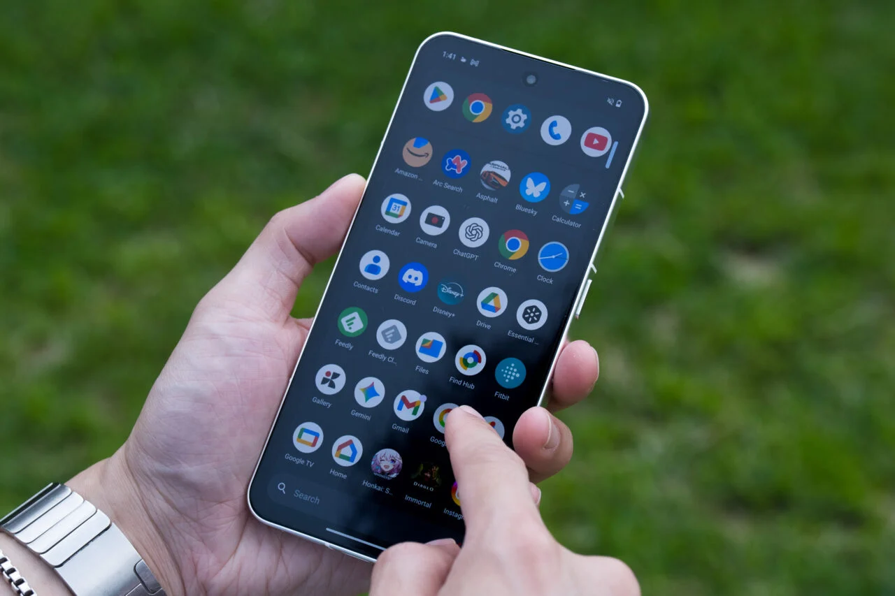 Nothing Phone 3 屏幕