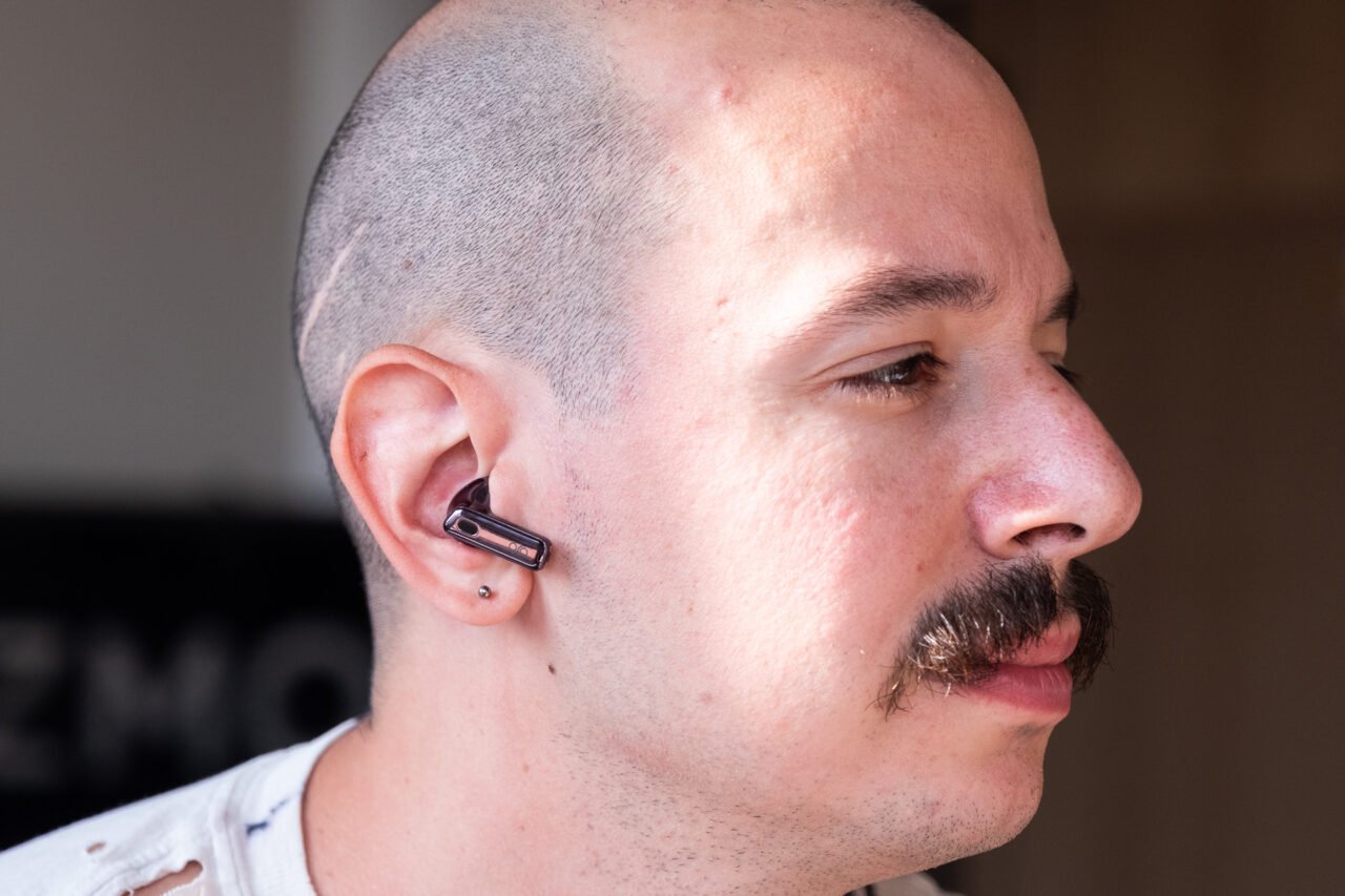 Oso Ai 耳塞戴在耳朵里