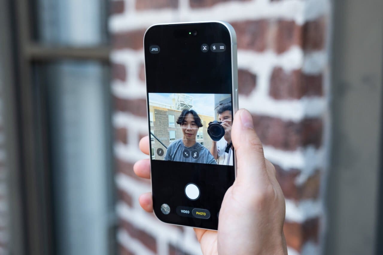 Apple iPhone 17 Pro，18MP 中央舞台摄像头