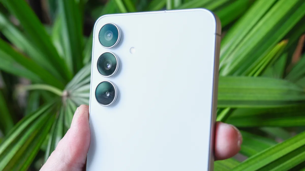 三星 Galaxy S25 FE 相机