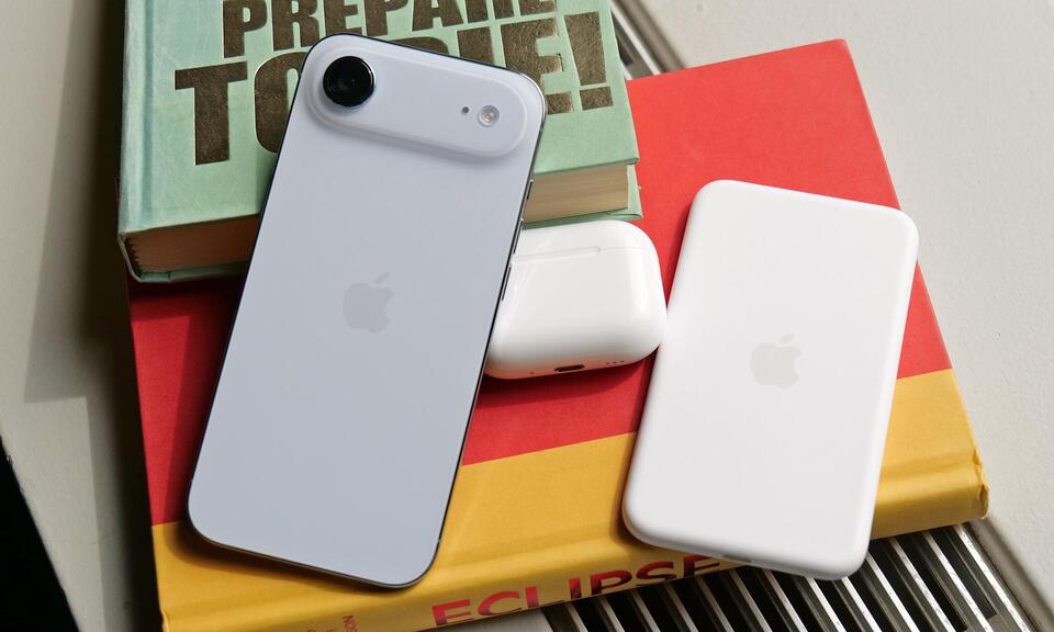 对于喜欢轻装旅行的人来说，iPhone Air、AirPods Pro 3 和 Apple 的 MagSafe 电池可能是完美的小工具组合。