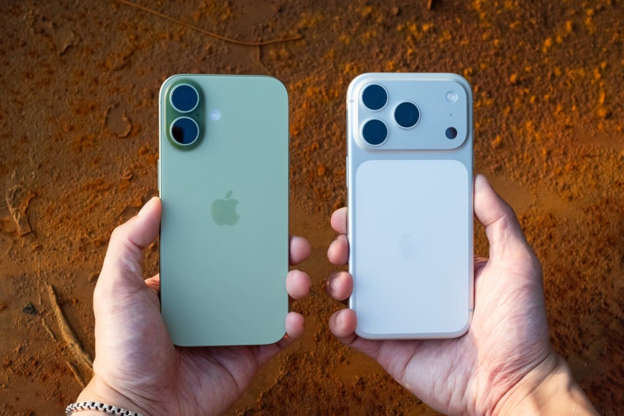 iPhone 17 鼠尾草绿色，iPhone 17 Pro 银色