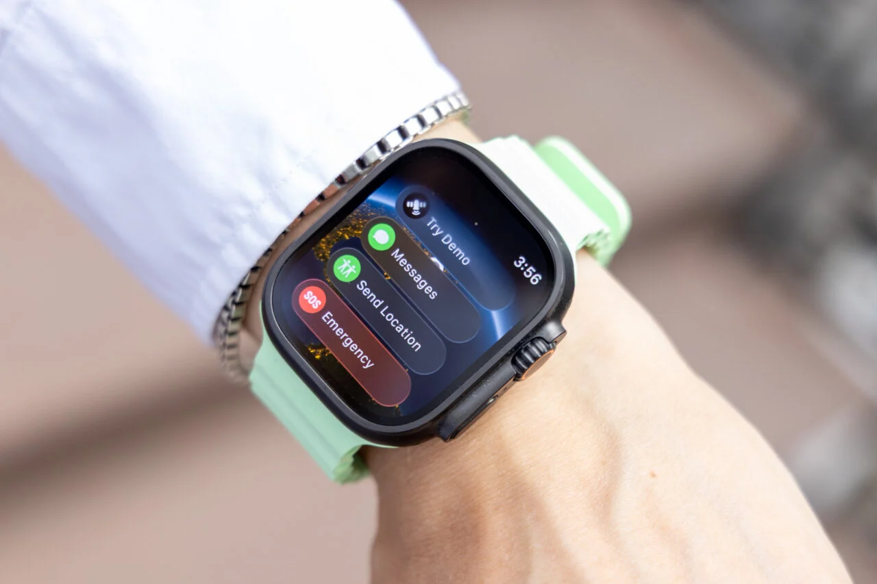 Apple Watch Ultra 3 卫星连接