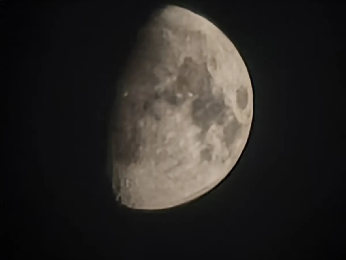 小米 15T Pro 相机样张 弱光月光 100 倍变焦