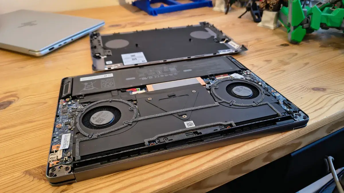 HP Zbook Ultra G1a 14 拆箱