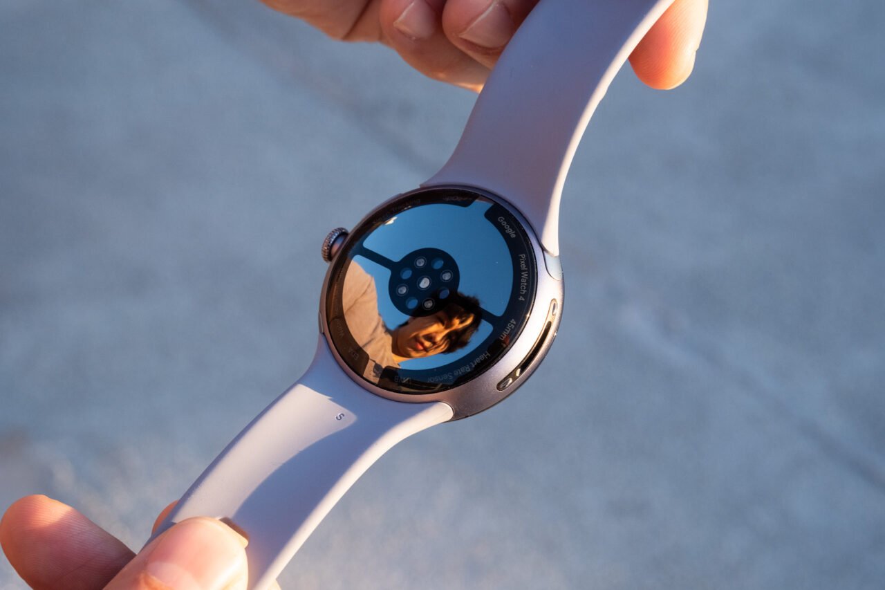 Google Pixel Watch 4 背面