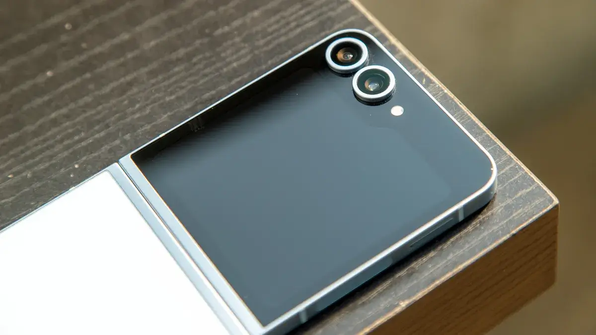 三星 Galaxy Z Flip 6 摄像头和盖板