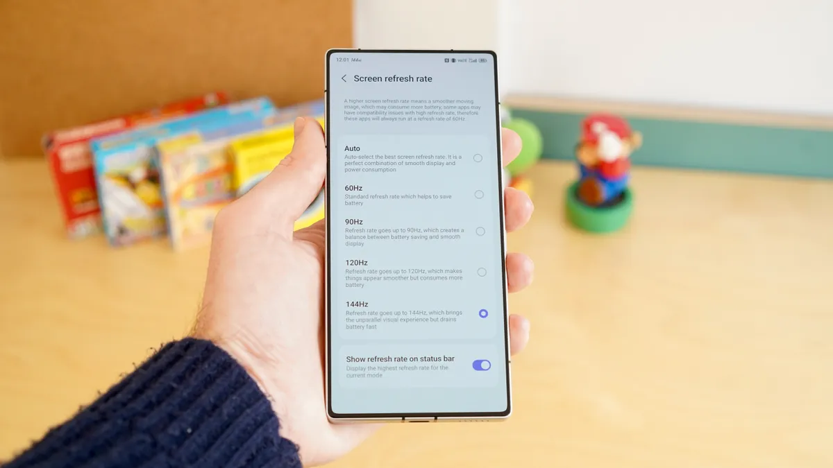 单手持握RedMagic 11 Pro