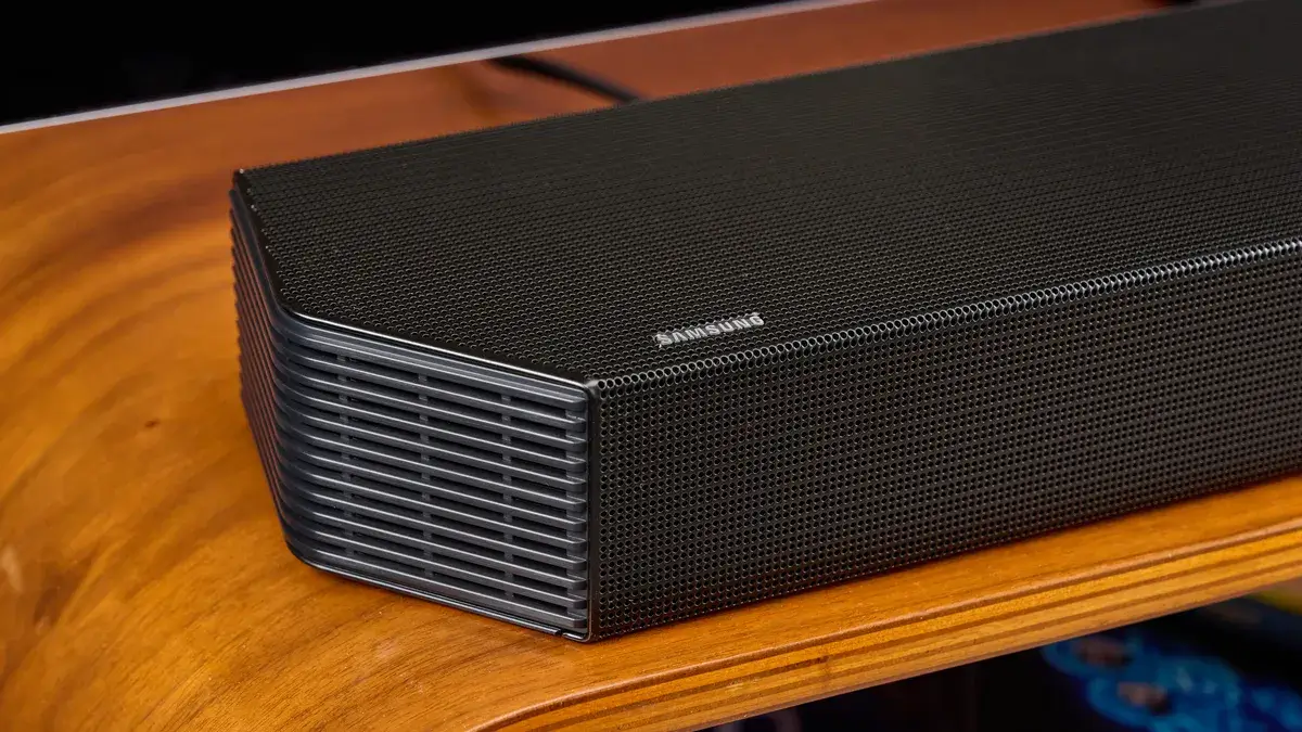 三星 HW-Q800F 的侧视图