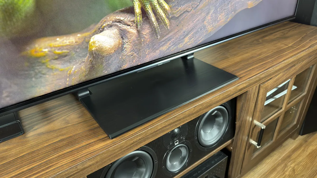 海信 U75QG 支架特写