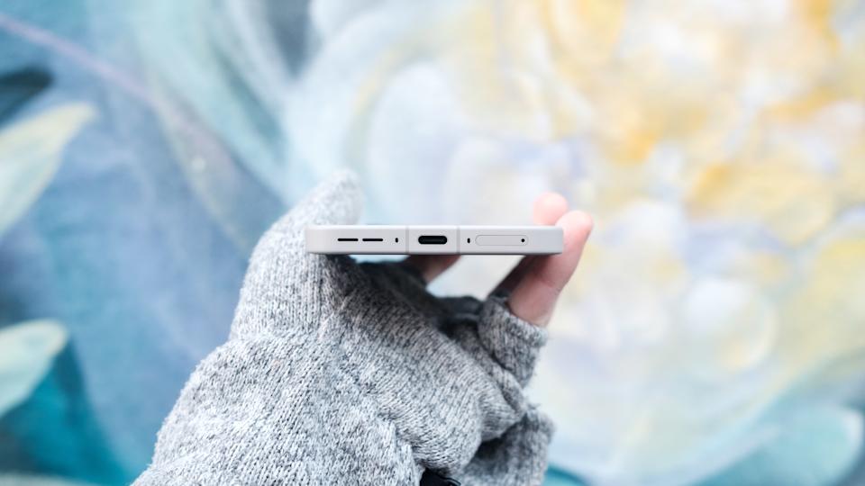 在北美，OP15 的 SUPERVOOC 适配器可以以 80W 的功率为手机充电