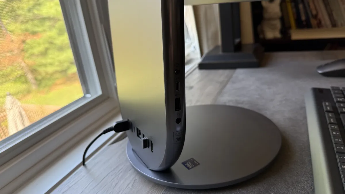 联想 Yoga AiO 27 端口 联想 Yoga AiO 27 端口