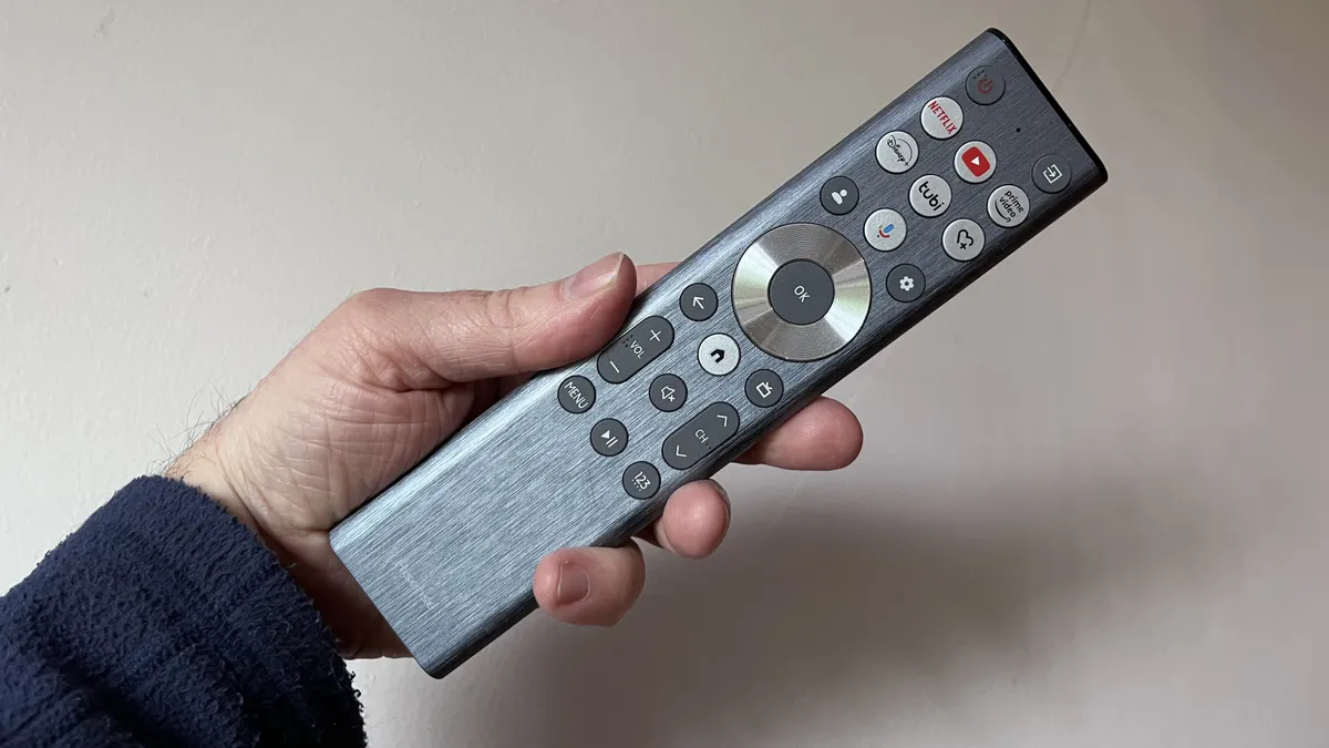 手持海信U8QG遥控器